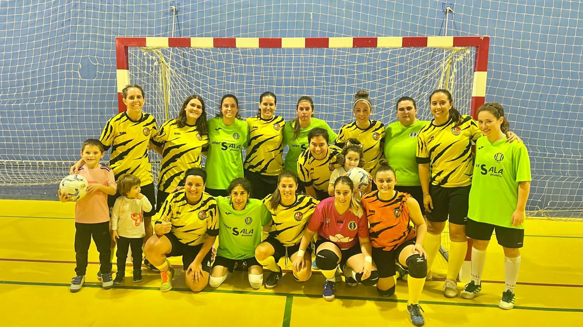 Camping Baholar 9-0 Wanapix Intergración e4 InterSala 10 – 4ª Jornada José María Marín: “Partido en el que tuve que sustituir al entrenador principal Jesús y conté con la ayuda de su ayudante Víctor. Partido al que acudimos con 3 bajas por distintos motivos, y con una jugadora que llegó al descanso por trabajo. Ante esa escasez de jugadoras afrontamos el partido de una manera valiente, bien posicionadas atrás y buscando la contra y su espalda cuando teníamos el balón, cosa que hizo que tuviéramos un par de ocasiones claras al comienzo del partido. Luego el campo se comenzó a inclinar hacia su lado por la propia inercia física, nuestro cansancio y sin cambios en la primera parte y por su buen hacer. En la segunda parte, ya con un cambio, las jugadoras pudieron rotar para descansar y acabar el partido lo más digno posible. Camping Baholar 9-0 Wanapix Intergración e4 InterSala 10 – 4ª Jornada
